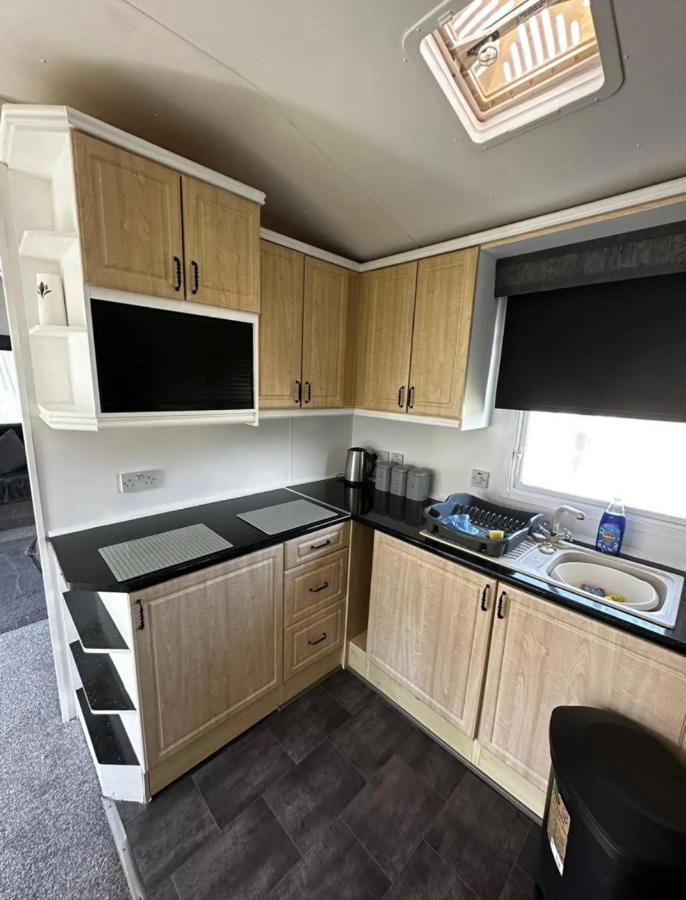 2 Bedroom Caravan With Sea Views Eastchurch Экстерьер фото