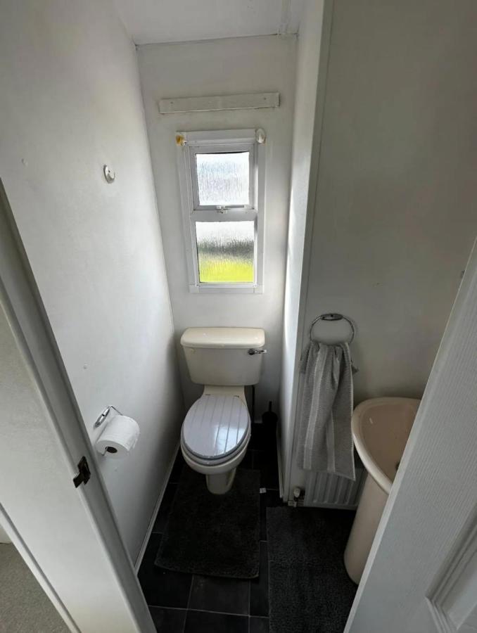 2 Bedroom Caravan With Sea Views Eastchurch Экстерьер фото